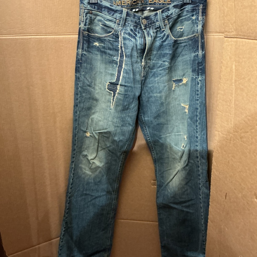 American Eagle Outfitters Men’s Faded Blue Slim Straight Jeans